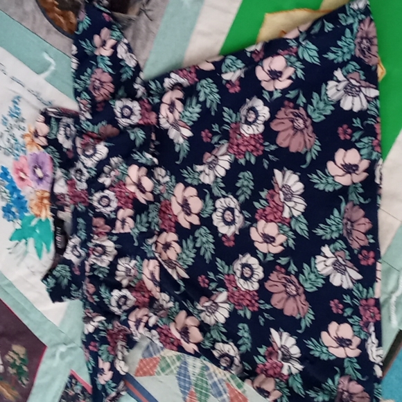 Bundle of 4, CUTE, Assorted Big Girl's, Tops, Size 10/12 LG. - Picture 13 of 16